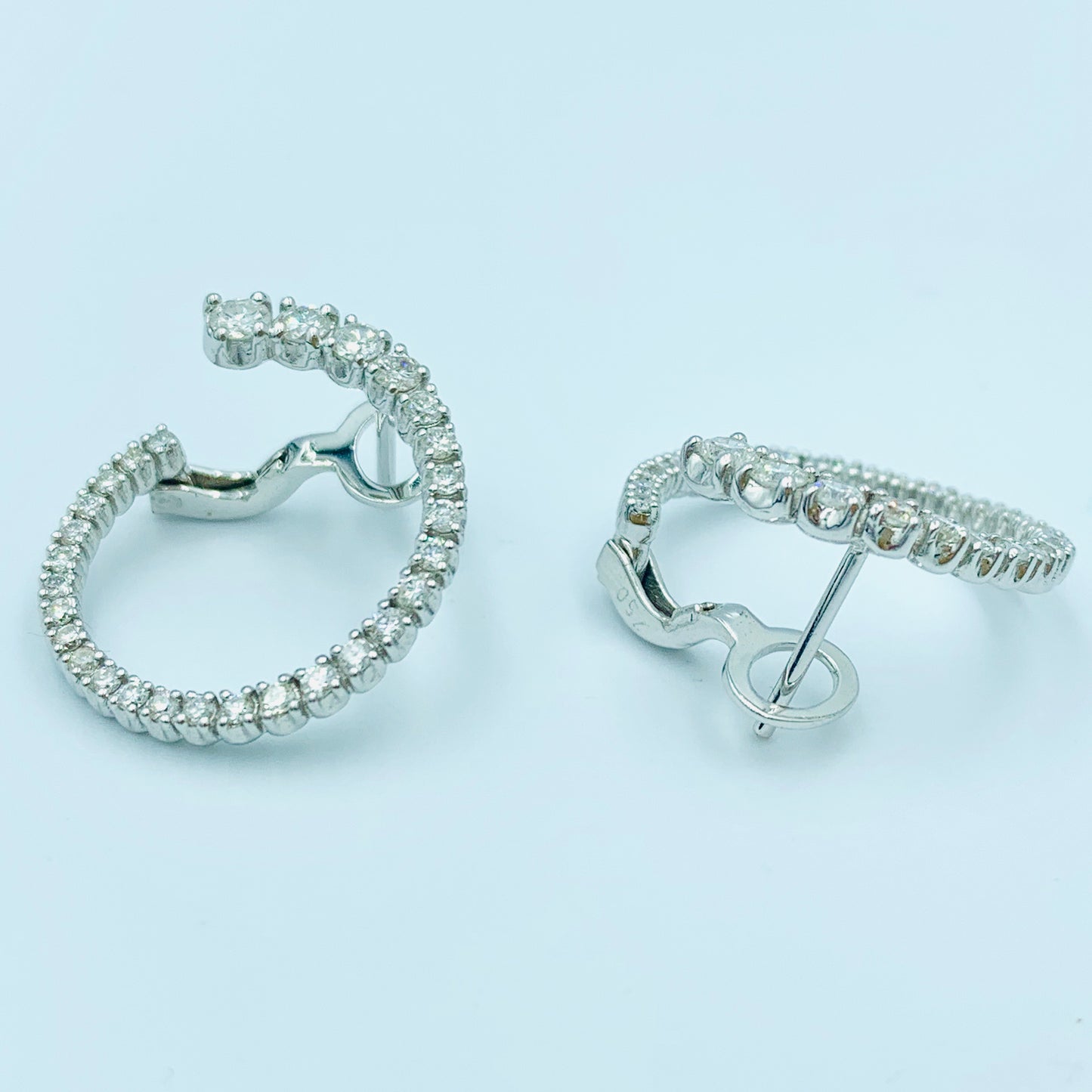 Tajreedi- Swirl Diamond Earrings - MUSBAHJEWELLERS