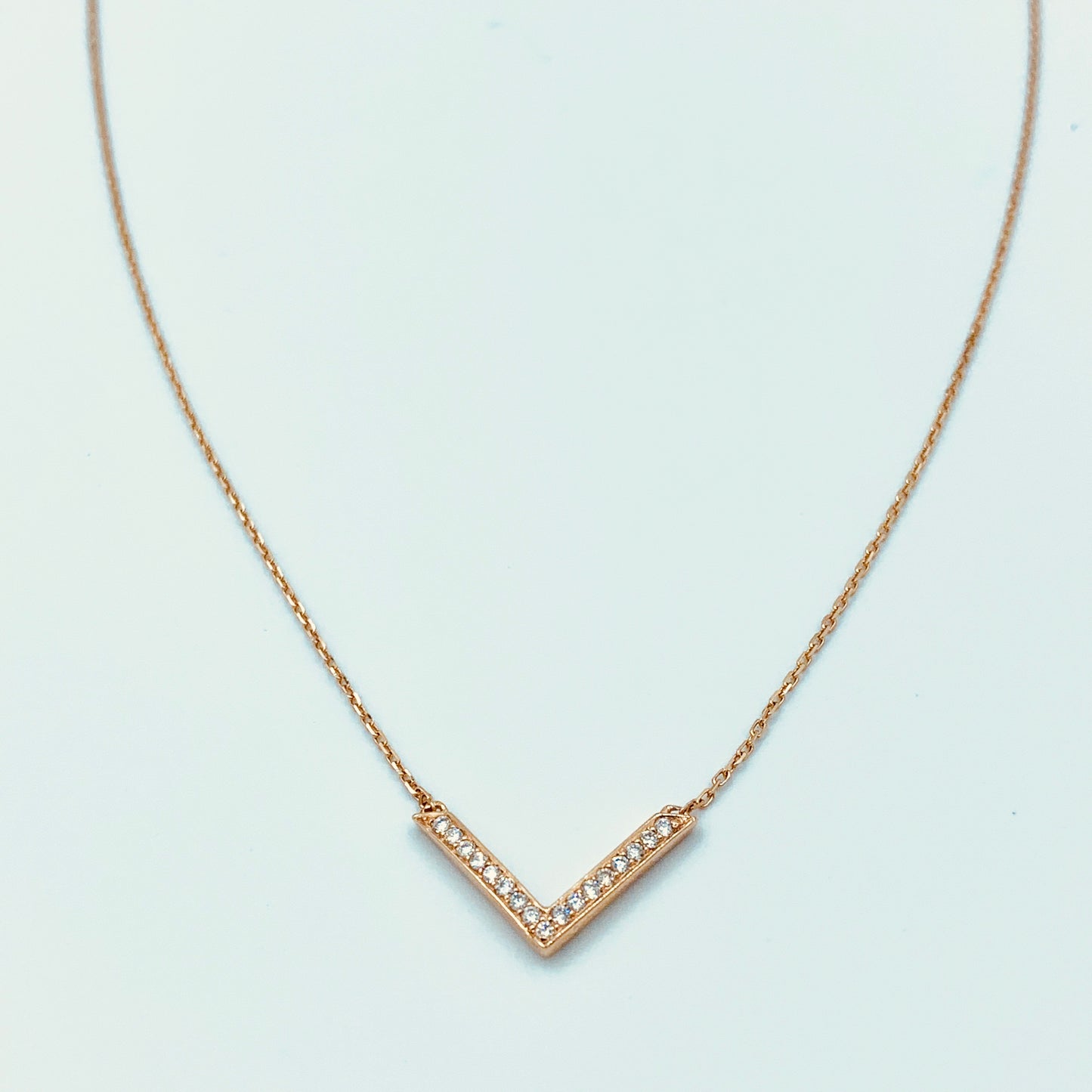 Tajreedi - V Necklace - UAEJEWELS