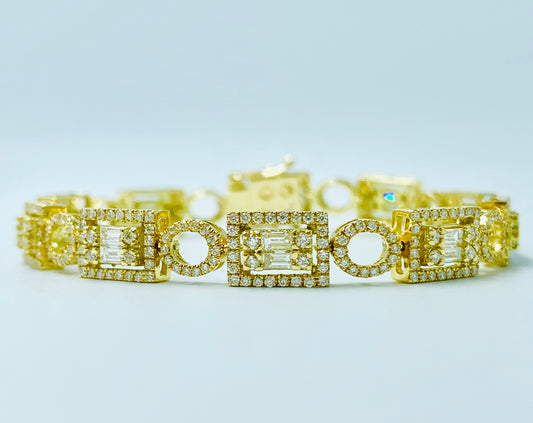 Tajreedi - Baguette Diamond Bracelet - UAEJEWELS