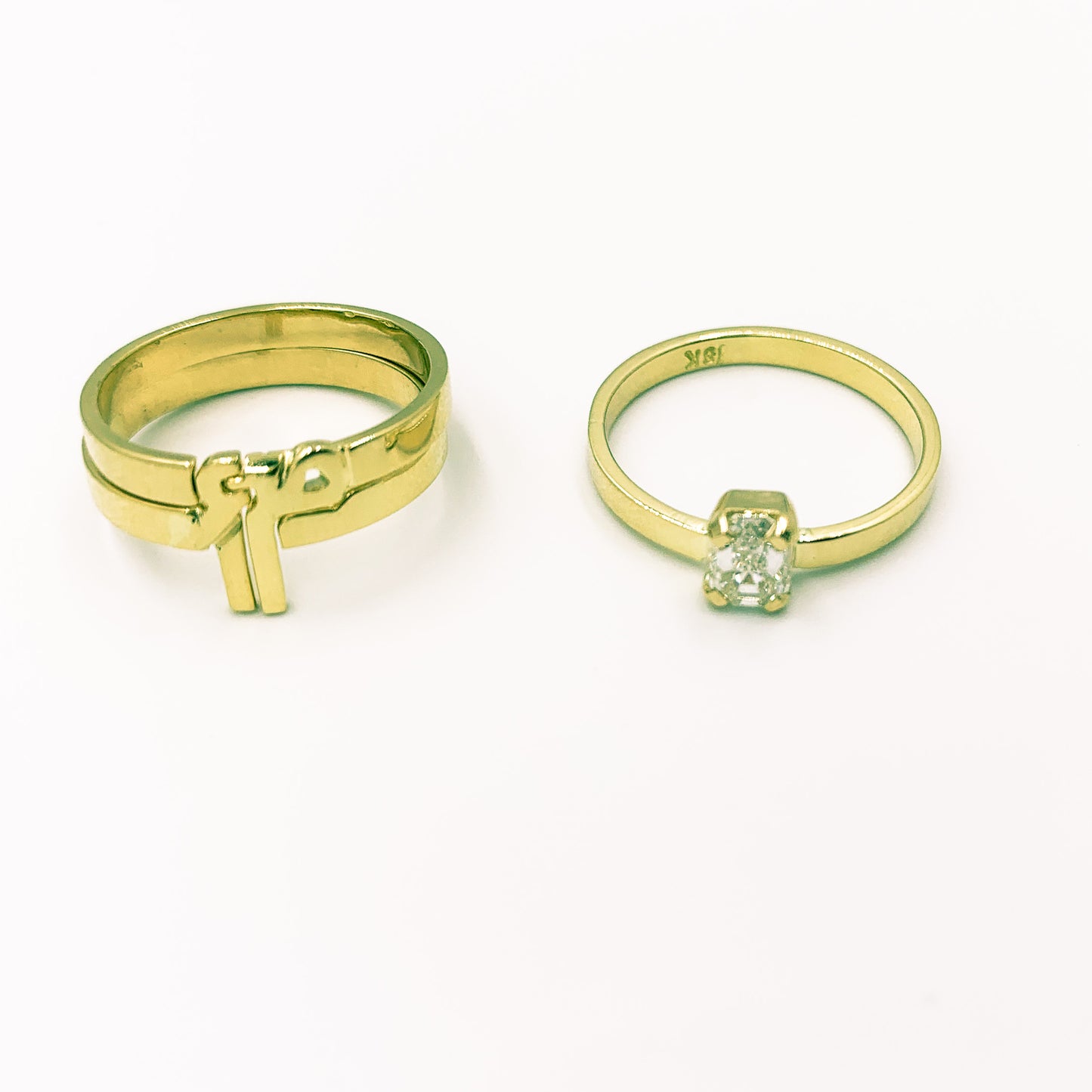 Diamond Solitare Letter Rings 18k Gold