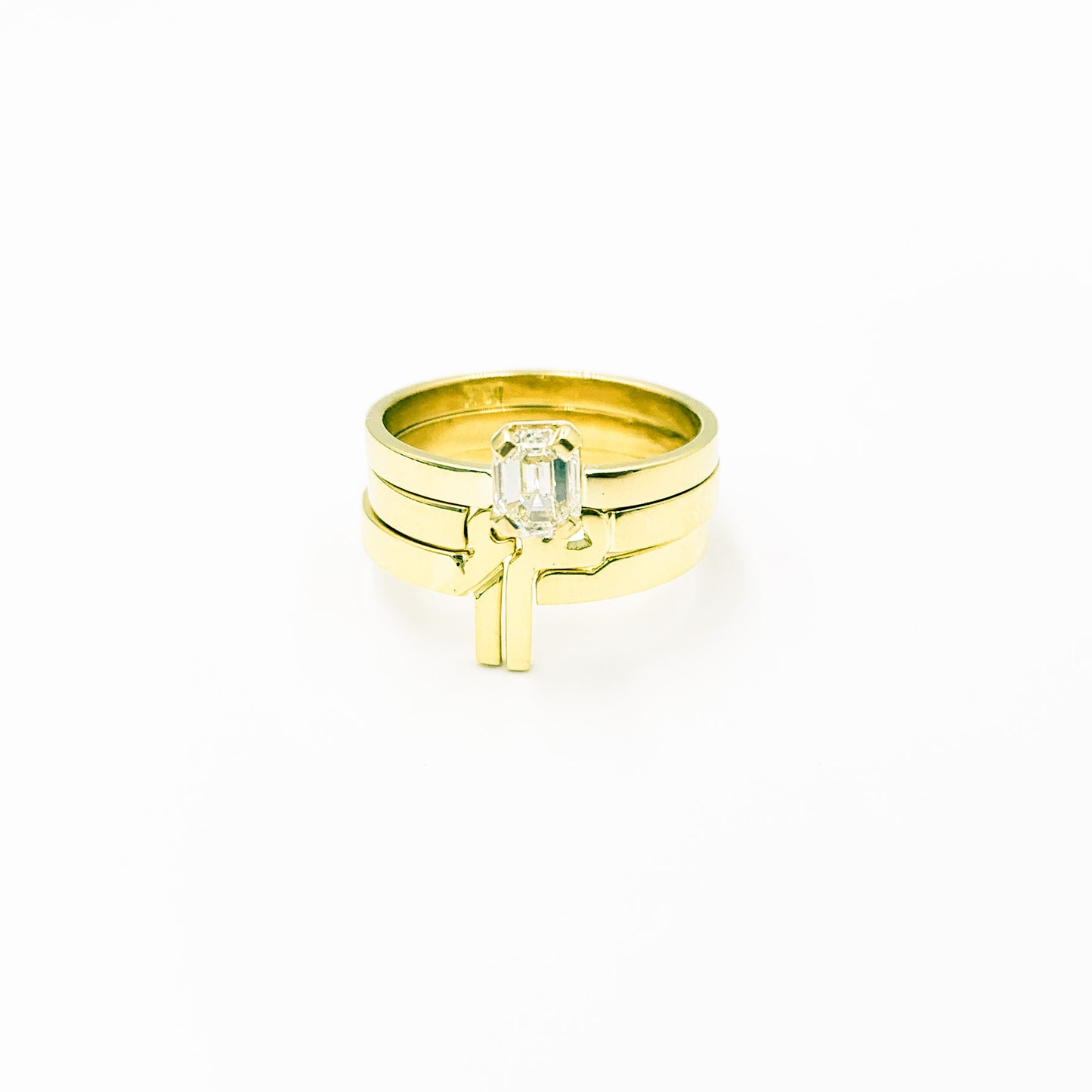 Diamond Solitare Letter Rings 18k Gold