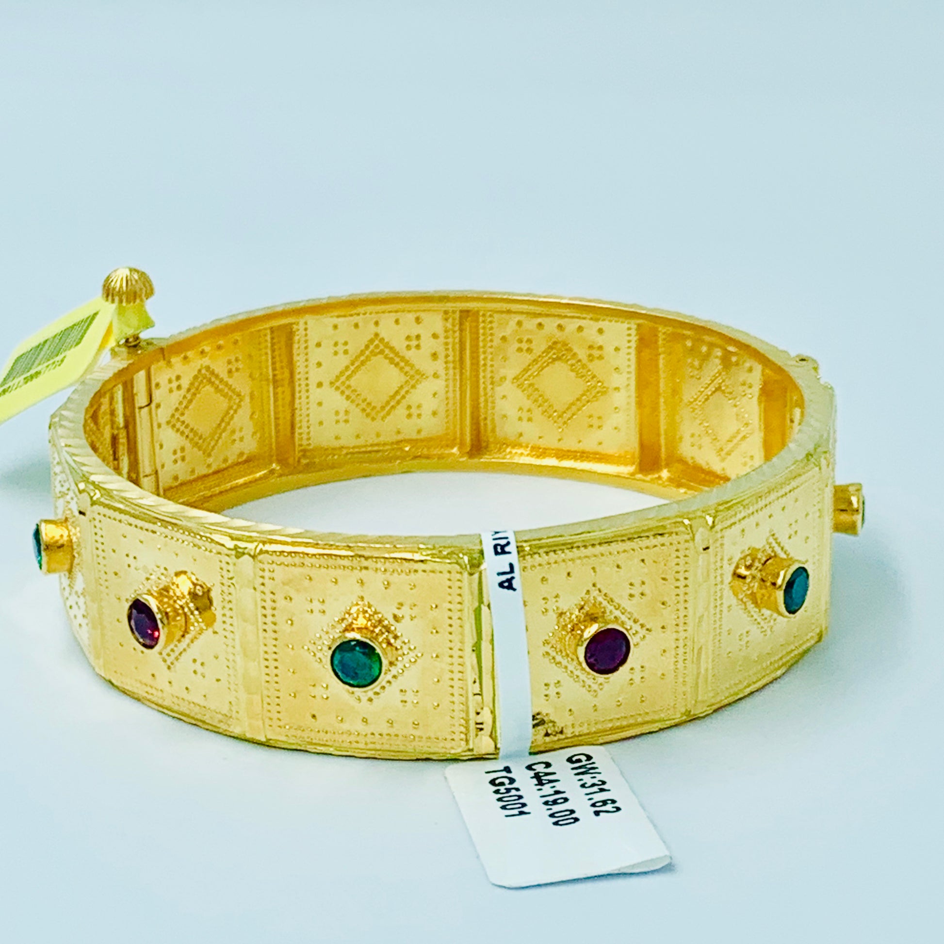 Shouq - Square Bangle - UAEJEWELS